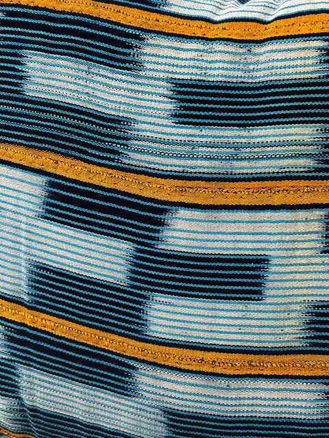 Coussin en tissu Baoulé (84.1.B69)