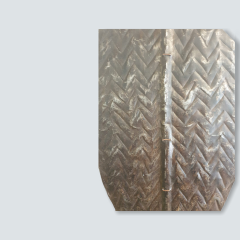 Sudanesischer Dinka-Schild – Metall
