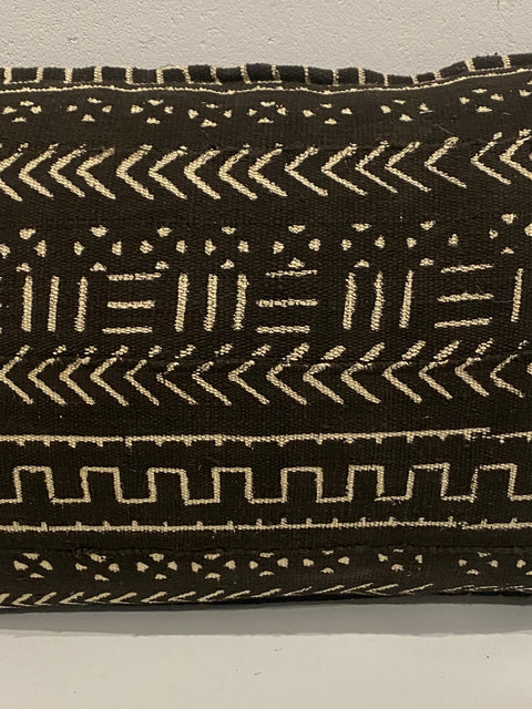 Coussin tissé à la main en tissu bogolan - (184.12) Noir