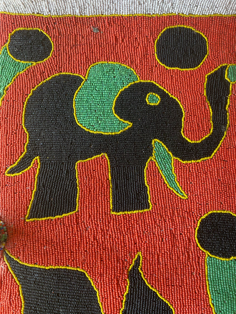 Chaise royale ornée de perles du peuple Yoruba
