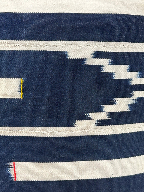 Coussin en tissu Baoulé (85.3.B70)