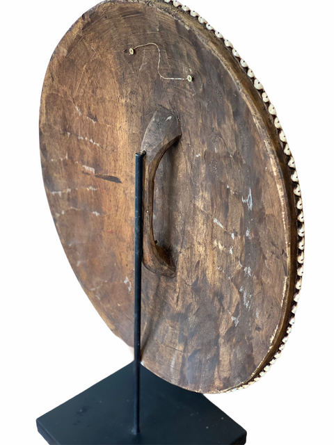 Kamerunischer Perlenschild – L – 55 cm – Gold &amp; Weiß