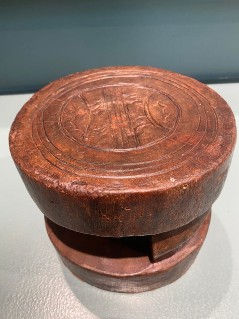 Yoruba-handgeschnitzter Hocker - (08)