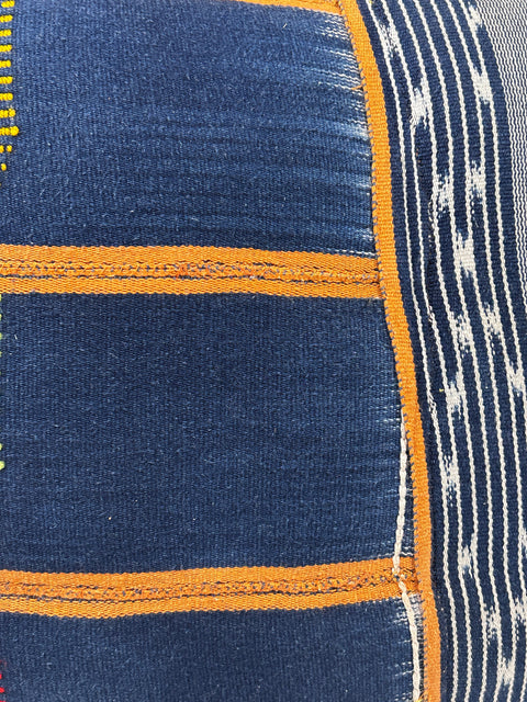 Coussin en tissu Baoulé (83.9.B69)