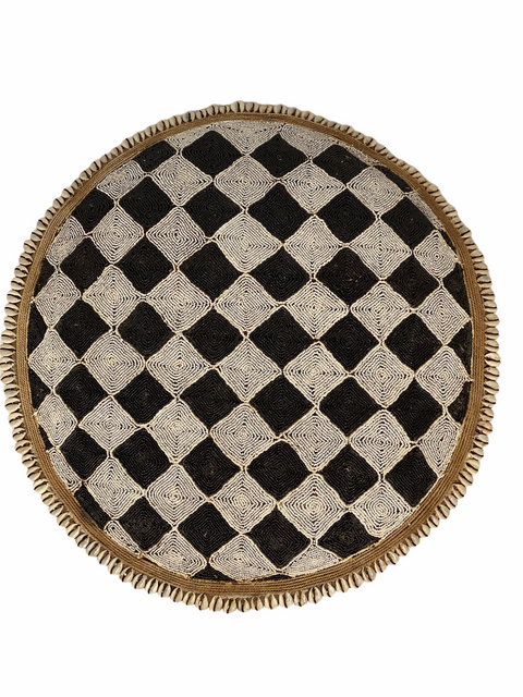 Cameroon Beaded Shield CW07- L - 55cm black and white