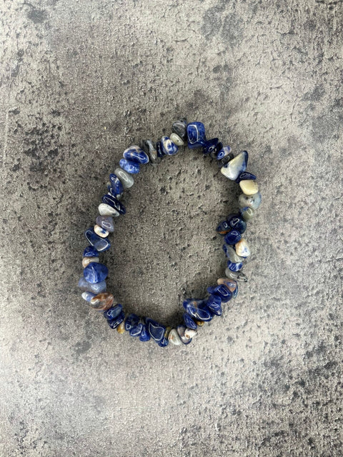 Sodalith – Armband aus Kristallchips