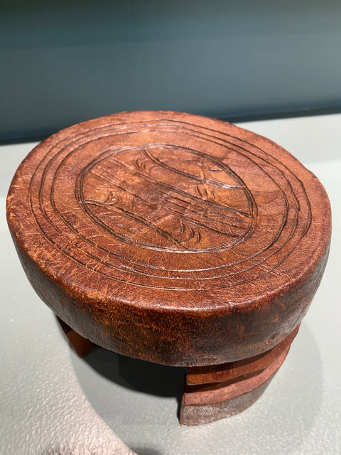 Yoruba-handgeschnitzter Hocker - (07)