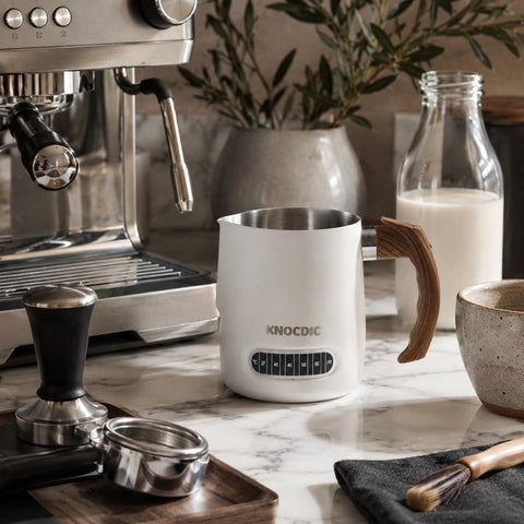 600ml Milk Frothing Pitcher with Thermometer