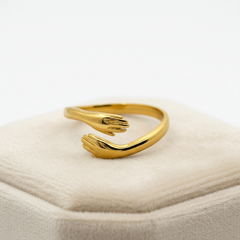 Bague ajustable Ameya « Hug Ring » en argent sterling plaqué or 18 carats – Un bijou intemporel