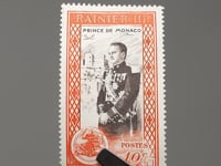Timbre Monaco 1950 10 centimes monégasques Prince Rainier III (1923-2005), en grande tenue