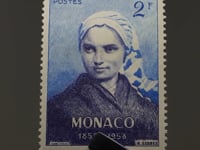 Timbre Monaco 1958 2 franc monégasque Bernadette Soubirous (1844-1879)
