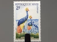 Timbre Niger 1960 2 franc CFA Afrique de l'Ouest Grue couronnée noire (Balearica pavonina)