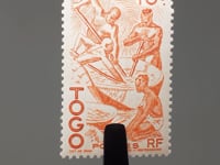 Timbre Togo 1947 10 centimes CFA Afrique Française Extraction d'Huile de Palme