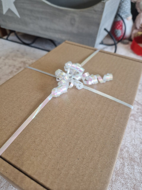 Gemütliche silberne Geschenkbox