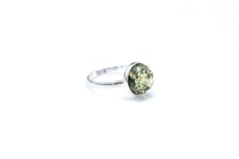 Bague solitaire ESSENTIALS en ambre vert