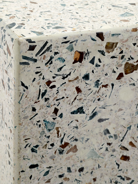 Table d'appoint en terrazzo L Pawn