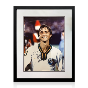 Johan Cruyff Signed New York Cosmos Photo Deluxe Mount Frame (AFTAL Authentication)