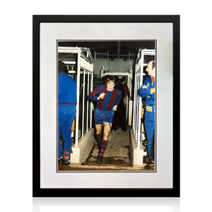 Johan Cruyff Signed FC Barcelona Photo Deluxe Mount Frame (AFTAL Authentication)