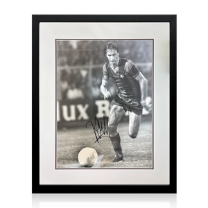Johan Cruyff Signed FC Barcelona Photo Deluxe Mount Frame (AFTAL Authentication)
